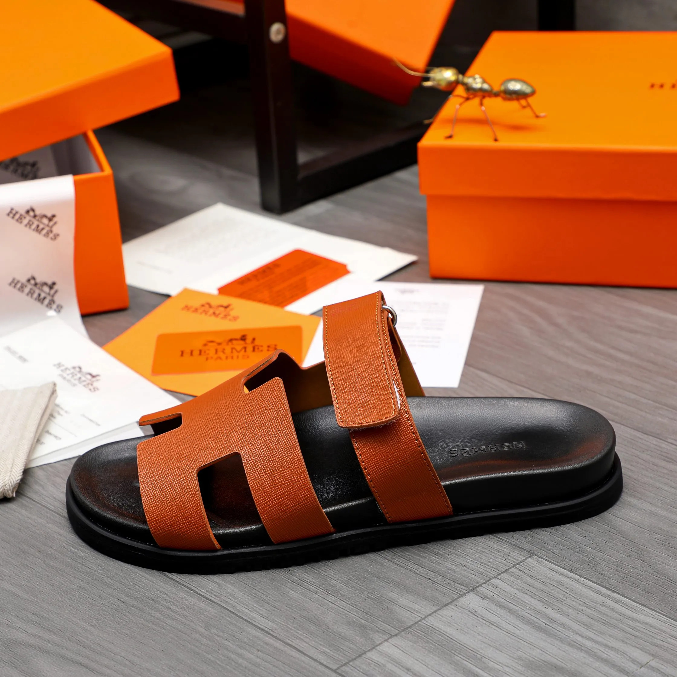 Men's shoes 💰340 Product trademark: Hermes "Hermes" Couple's slippers Regular size: 36-46 Product material: Selected vertical grain cowhide upper, microfiber lining, original outsole